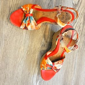 Sofft floral wedges